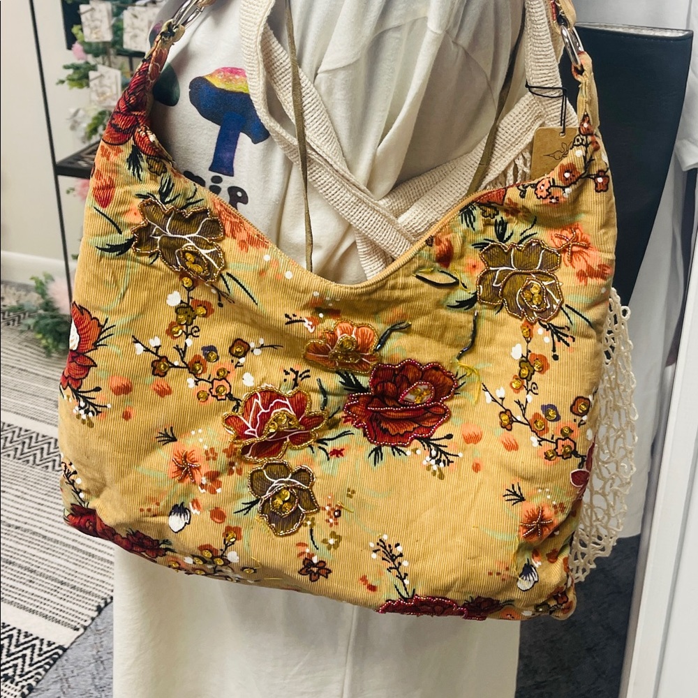 Vintage Corduroy shoulder bag with floral details
